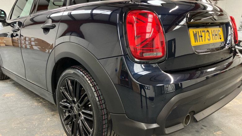 MINI Hatchback 1.5 Cooper Exclusive Premium Plus 5dr Auto Petrol Hatchback